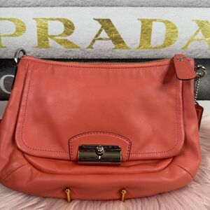 COACH Kristin Pink Leather
Shoulder Crossbody
Hobo Bag Purse F22308